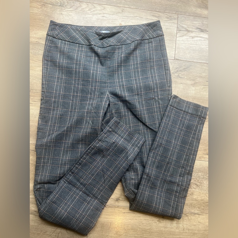 RW&CO. Gray Plaid Straight Leg Pants